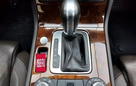 Volkswagen Touareg III, 2012 год, 2 835 000 рублей, 21 фотография