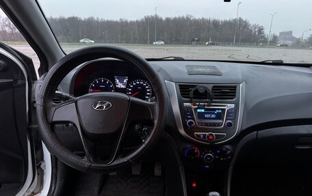 Hyundai Solaris II рестайлинг, 2013 год, 580 000 рублей, 8 фотография