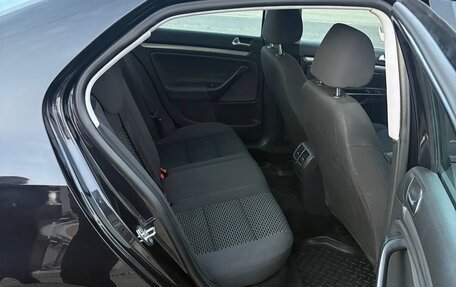 Volkswagen Jetta VI, 2010 год, 730 000 рублей, 4 фотография