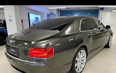 Bentley Flying Spur II, 2015 год, 8 000 000 рублей, 3 фотография