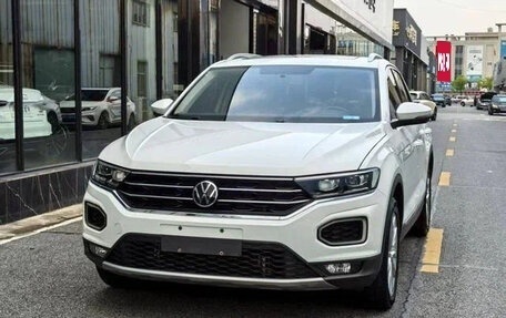 Volkswagen T-Roc I, 2022 год, 1 410 000 рублей, 1 фотография
