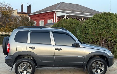 Chevrolet Niva I рестайлинг, 2019 год, 795 000 рублей, 2 фотография