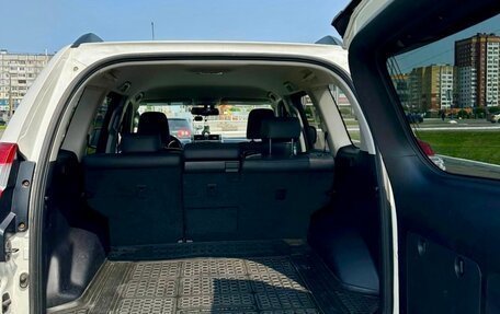 Toyota Land Cruiser Prado 150 рестайлинг 2, 2016 год, 3 800 000 рублей, 6 фотография