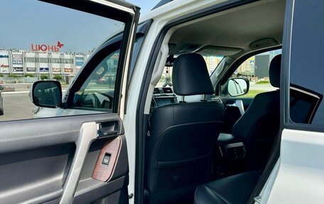 Toyota Land Cruiser Prado 150 рестайлинг 2, 2016 год, 3 800 000 рублей, 8 фотография