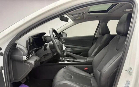 Hyundai Elantra, 2021 год, 1 210 000 рублей, 10 фотография