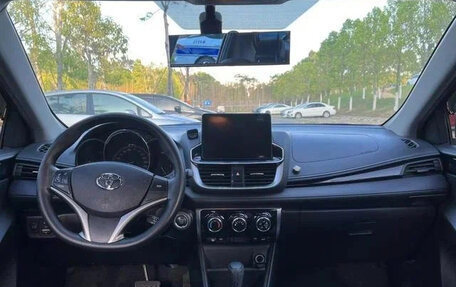 Toyota Yaris XP150 рестайлинг, 2022 год, 1 110 000 рублей, 8 фотография