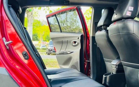 Toyota Yaris XP150 рестайлинг, 2022 год, 1 110 000 рублей, 13 фотография