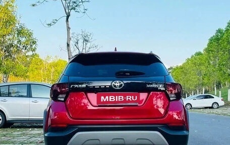 Toyota Yaris XP150 рестайлинг, 2022 год, 1 110 000 рублей, 6 фотография