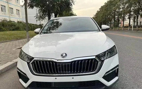 Skoda Octavia IV, 2022 год, 1 590 000 рублей, 2 фотография
