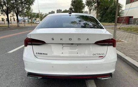 Skoda Octavia IV, 2022 год, 1 590 000 рублей, 5 фотография