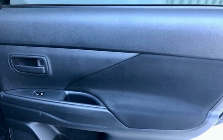 Mitsubishi Outlander III рестайлинг 3, 2018 год, 1 600 000 рублей, 16 фотография