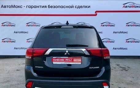 Mitsubishi Outlander III рестайлинг 3, 2018 год, 1 600 000 рублей, 3 фотография