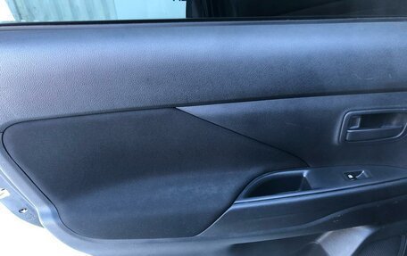 Mitsubishi Outlander III рестайлинг 3, 2018 год, 1 600 000 рублей, 15 фотография