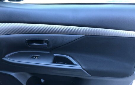 Mitsubishi Outlander III рестайлинг 3, 2018 год, 1 600 000 рублей, 14 фотография