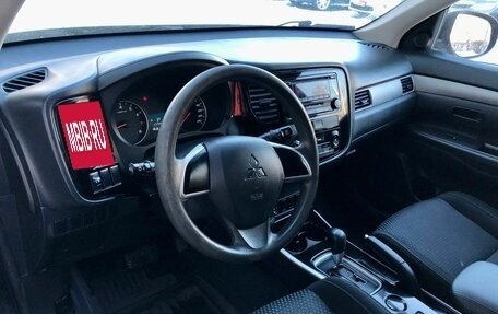 Mitsubishi Outlander III рестайлинг 3, 2018 год, 1 600 000 рублей, 7 фотография