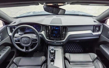 Volvo XC60 II, 2022 год, 3 050 000 рублей, 4 фотография