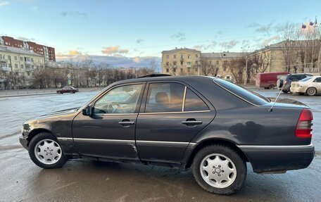 Mercedes-Benz C-Класс, 1995 год, 450 000 рублей, 2 фотография