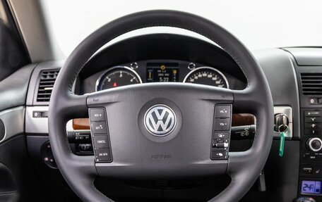 Volkswagen Touareg III, 2004 год, 998 000 рублей, 16 фотография