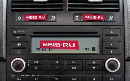 Volkswagen Touareg III, 2004 год, 998 000 рублей, 18 фотография