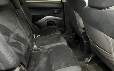 Mitsubishi Outlander III рестайлинг 3, 2007 год, 1 090 000 рублей, 11 фотография