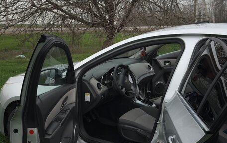 Chevrolet Cruze II, 2009 год, 550 000 рублей, 13 фотография