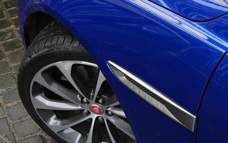 Jaguar XE I рестайлинг, 2020 год, 4 000 000 рублей, 16 фотография