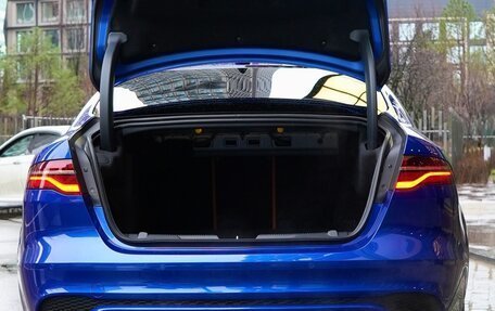 Jaguar XE I рестайлинг, 2020 год, 4 000 000 рублей, 13 фотография