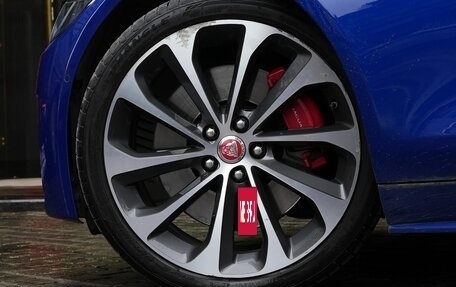 Jaguar XE I рестайлинг, 2020 год, 4 000 000 рублей, 9 фотография