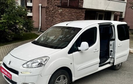 Peugeot Partner II рестайлинг 2, 2014 год, 700 000 рублей, 3 фотография