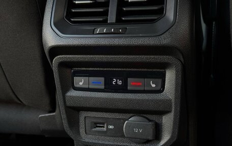 Volkswagen Tiguan II, 2018 год, 2 699 000 рублей, 11 фотография