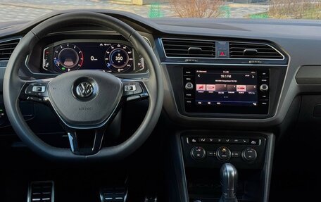 Volkswagen Tiguan II, 2018 год, 2 699 000 рублей, 16 фотография
