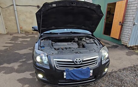 Toyota Avensis III рестайлинг, 2008 год, 1 200 000 рублей, 21 фотография