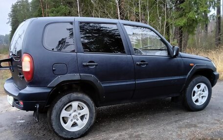 Chevrolet Niva I рестайлинг, 2005 год, 450 000 рублей, 1 фотография
