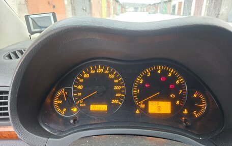 Toyota Avensis III рестайлинг, 2006 год, 750 000 рублей, 9 фотография