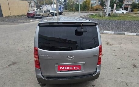 Hyundai Grand Starex Grand Starex I рестайлинг 2, 2011 год, 1 550 000 рублей, 2 фотография