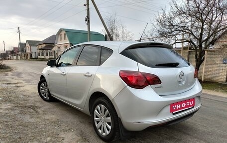 Opel Astra J, 2013 год, 597 000 рублей, 2 фотография