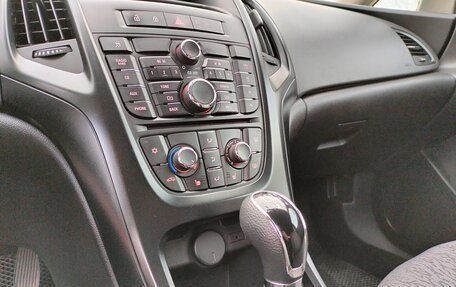 Opel Astra J, 2013 год, 597 000 рублей, 20 фотография