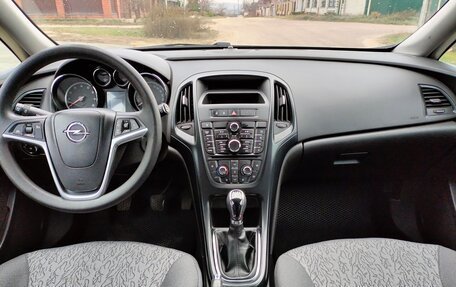 Opel Astra J, 2013 год, 597 000 рублей, 18 фотография