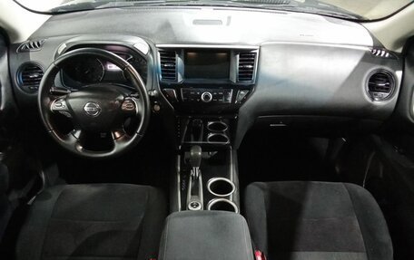 Nissan Pathfinder, 2016 год, 1 699 000 рублей, 11 фотография