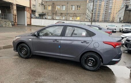 Hyundai Solaris II рестайлинг, 2022 год, 2 400 000 рублей, 3 фотография