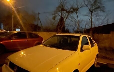 Volkswagen Polo III рестайлинг, 1997 год, 400 000 рублей, 1 фотография