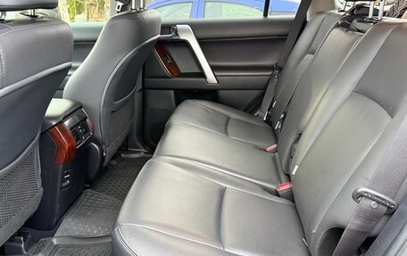 Toyota Land Cruiser Prado 150 рестайлинг 2, 2015 год, 3 650 000 рублей, 9 фотография