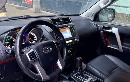 Toyota Land Cruiser Prado 150 рестайлинг 2, 2015 год, 3 650 000 рублей, 14 фотография