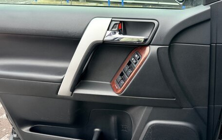 Toyota Land Cruiser Prado 150 рестайлинг 2, 2015 год, 3 650 000 рублей, 12 фотография