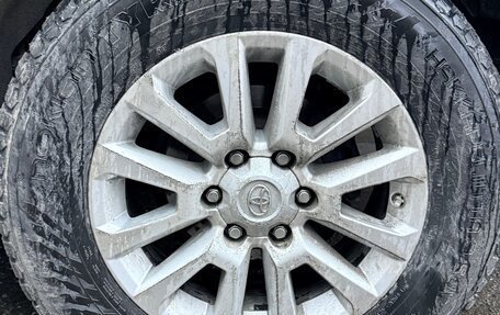 Toyota Land Cruiser Prado 150 рестайлинг 2, 2015 год, 3 650 000 рублей, 19 фотография