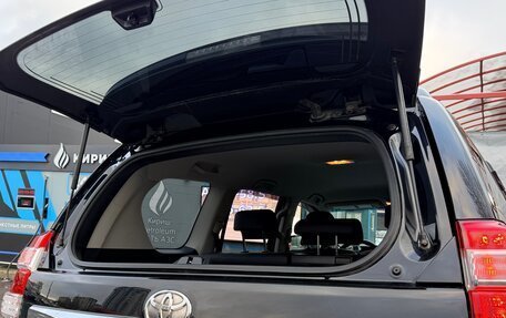 Toyota Land Cruiser Prado 150 рестайлинг 2, 2015 год, 3 650 000 рублей, 28 фотография