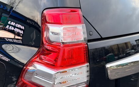 Toyota Land Cruiser Prado 150 рестайлинг 2, 2015 год, 3 650 000 рублей, 29 фотография