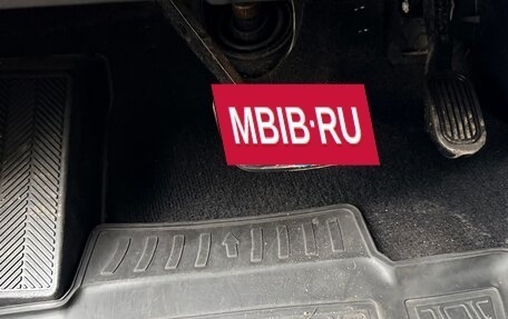 Toyota Land Cruiser Prado 150 рестайлинг 2, 2015 год, 3 650 000 рублей, 25 фотография