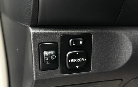 Toyota Yaris III рестайлинг, 2007 год, 619 000 рублей, 11 фотография