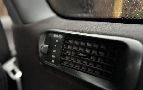 Toyota Gaia, 2003 год, 700 000 рублей, 10 фотография